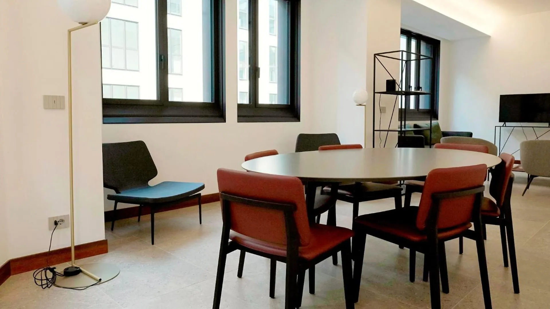 Apartment San Babila Central Tower With Panoramic Terrace Overlooking Duomo By Rentopolis Milan