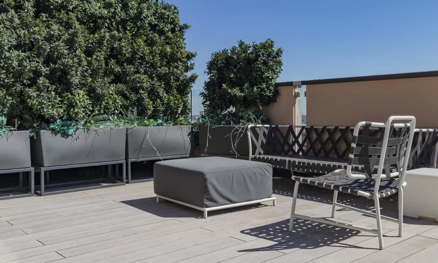 San Babila Central Tower With Panoramic Terrace Overlooking Duomo By Rentopolis Milan Apartment