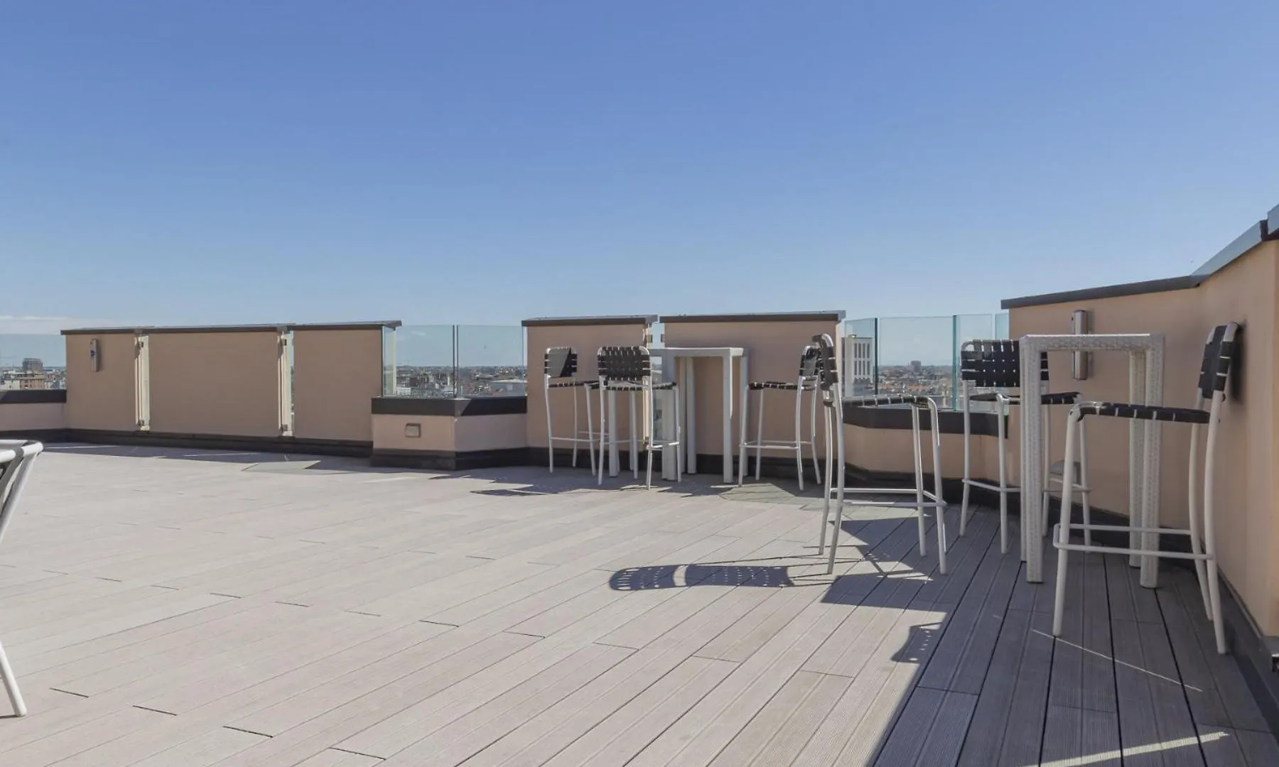 San Babila Central Tower With Panoramic Terrace Overlooking Duomo By Rentopolis Milan Apartment