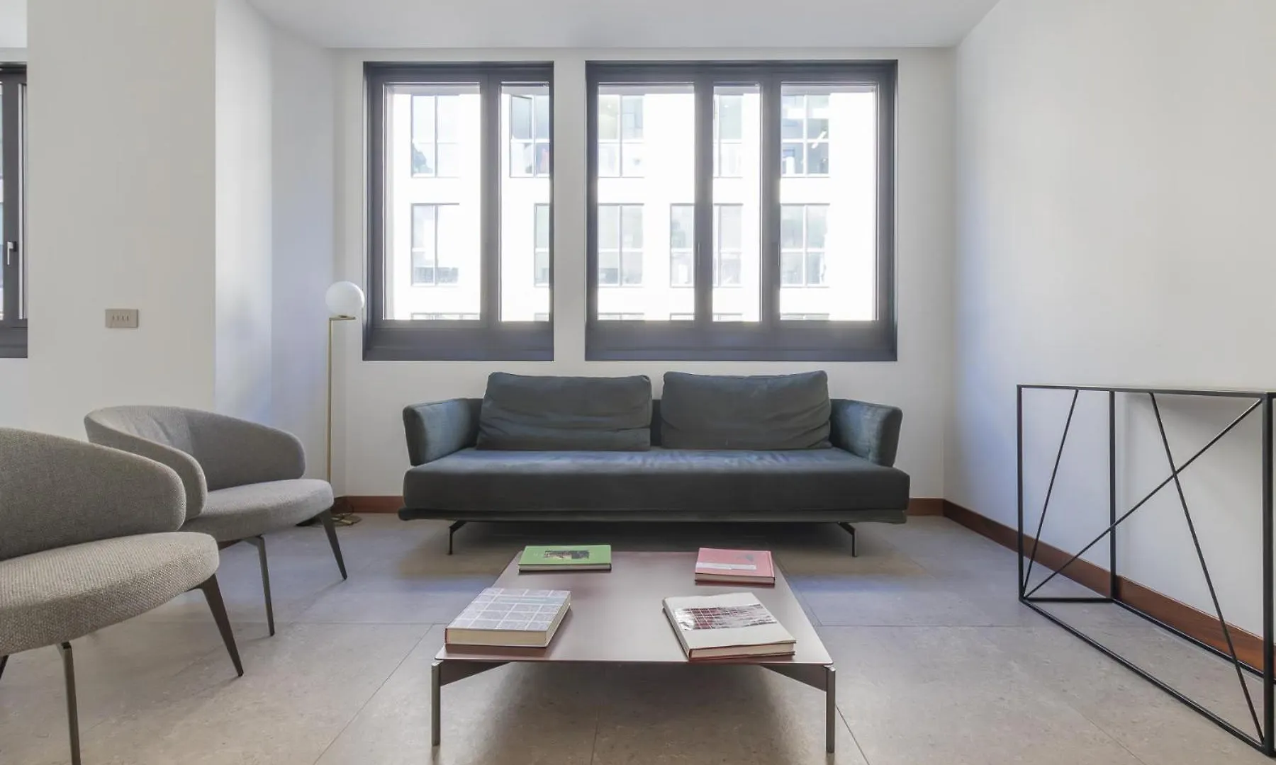 San Babila Central Tower With Panoramic Terrace Overlooking Duomo By Rentopolis Milan Apartment