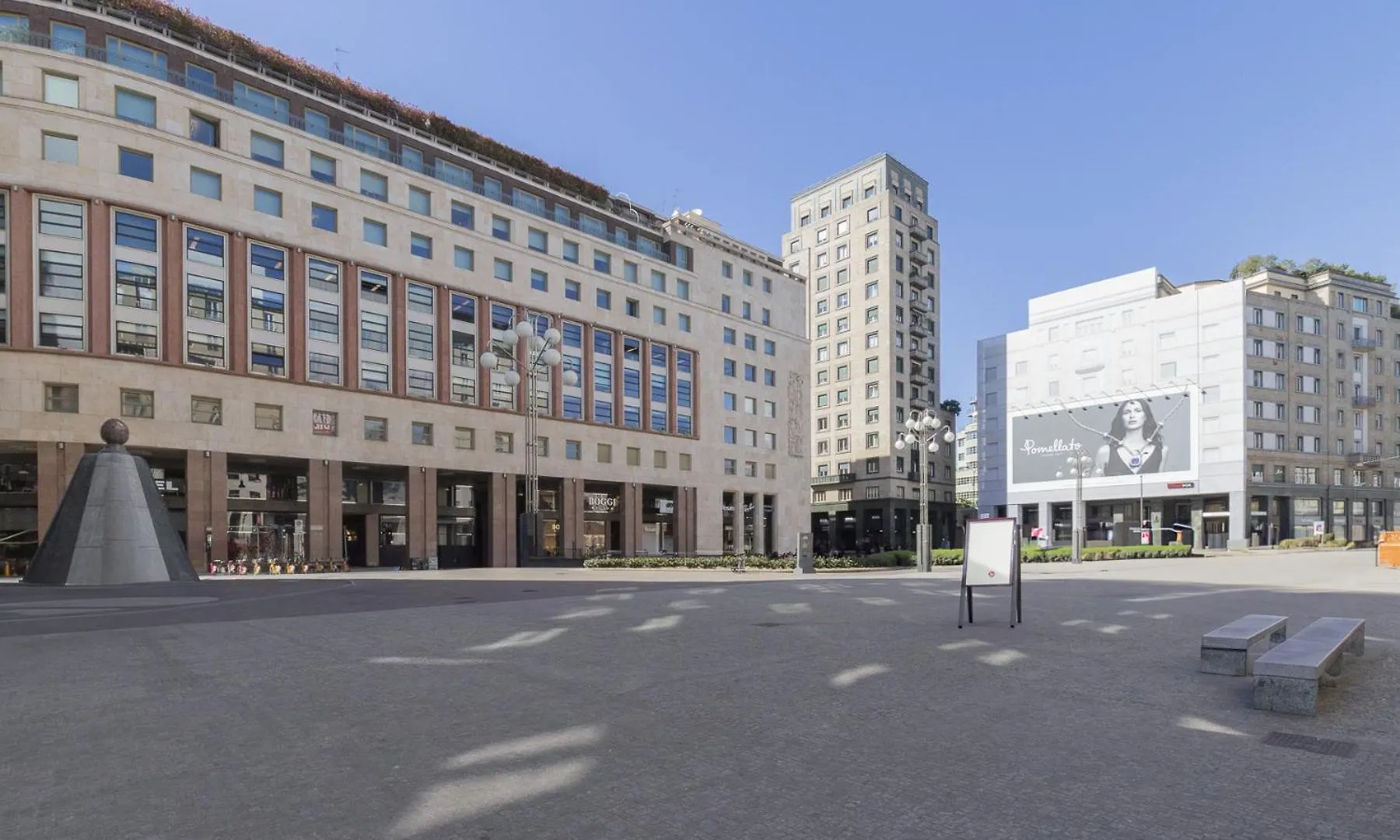 San Babila Central Tower With Panoramic Terrace Overlooking Duomo By Rentopolis Milan 0*,  Italy